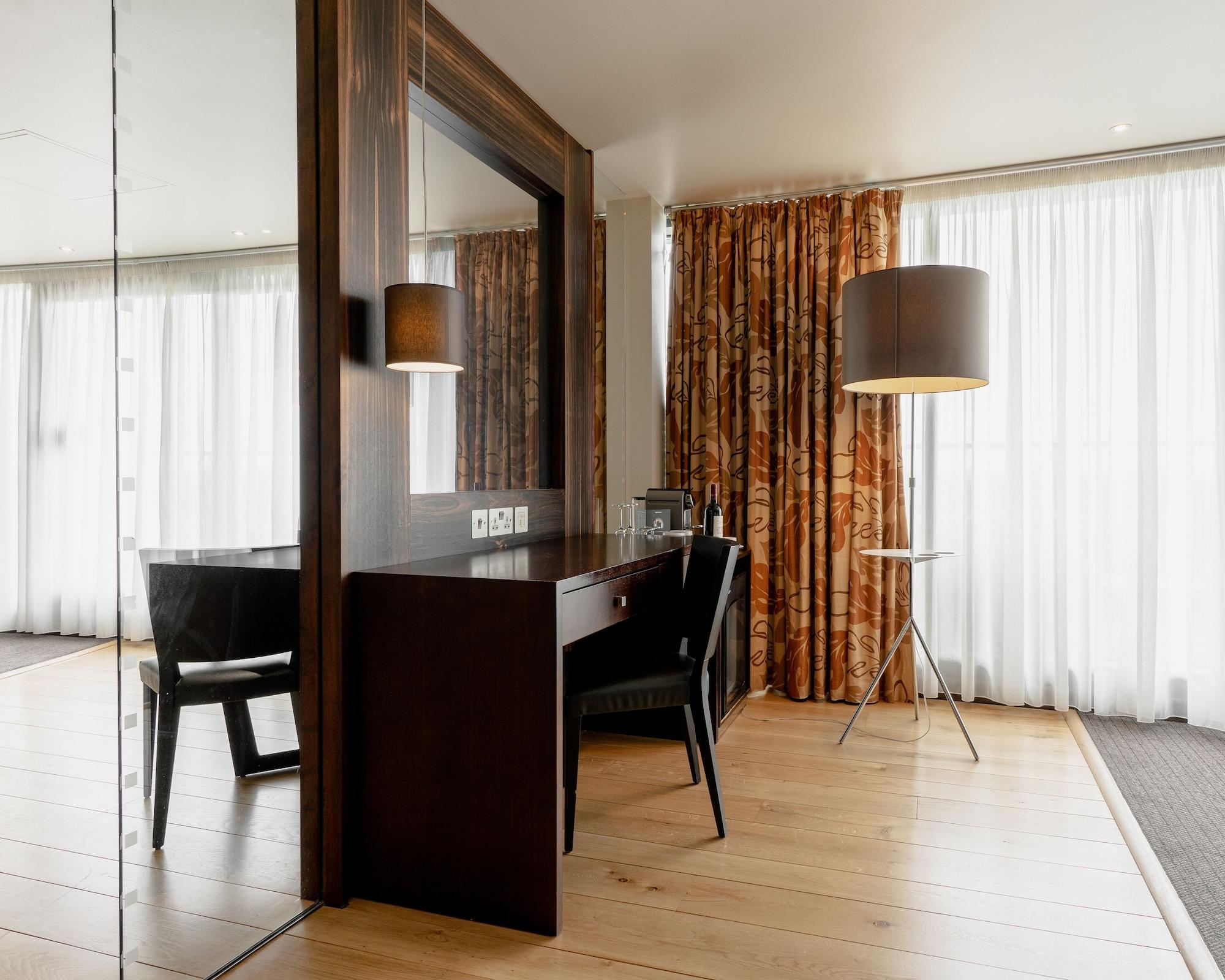 Abode Chester Bagian luar foto